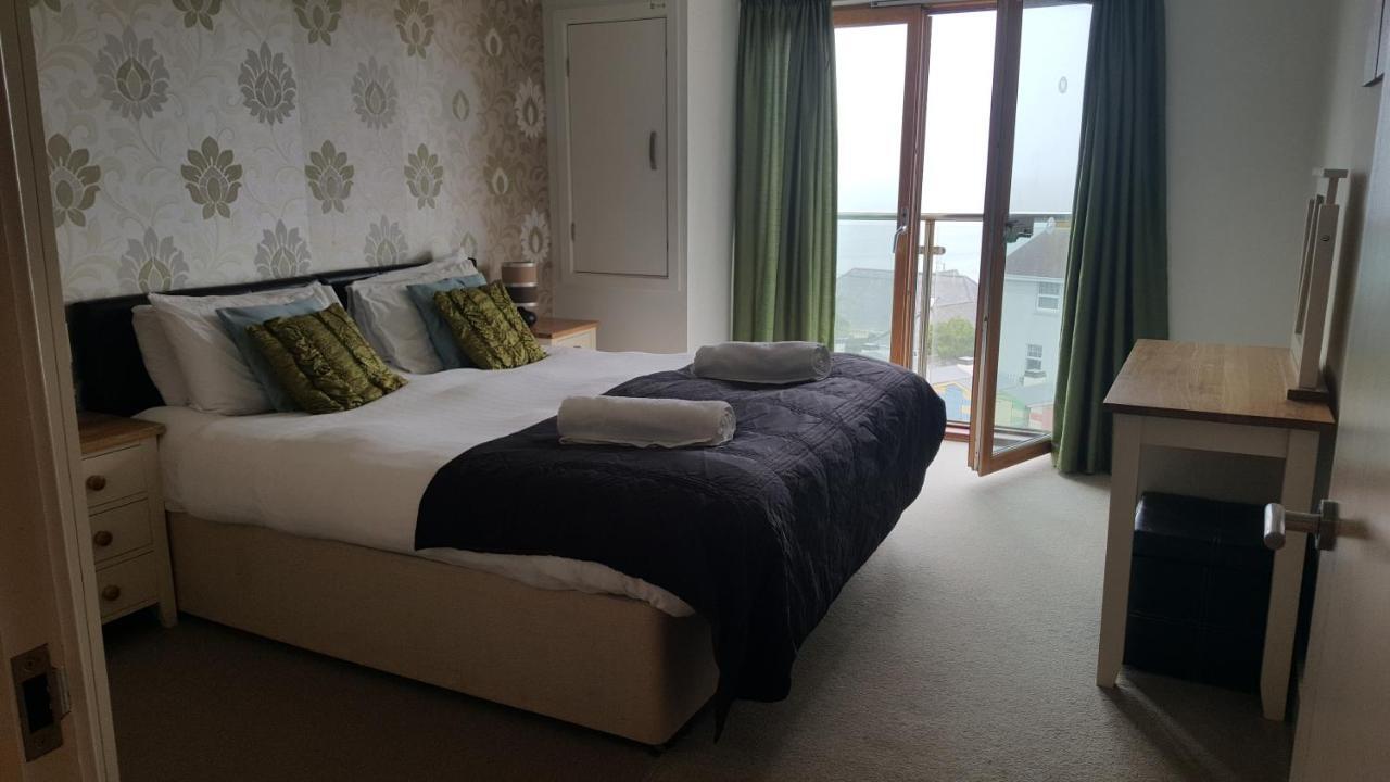 New Quay South Fistral Seaview 2-Bed Apartment מראה חיצוני תמונה