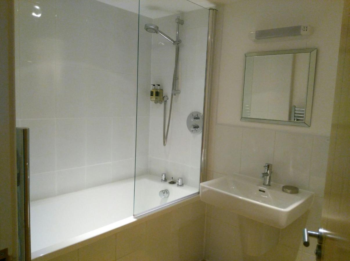 New Quay South Fistral Seaview 2-Bed Apartment מראה חיצוני תמונה
