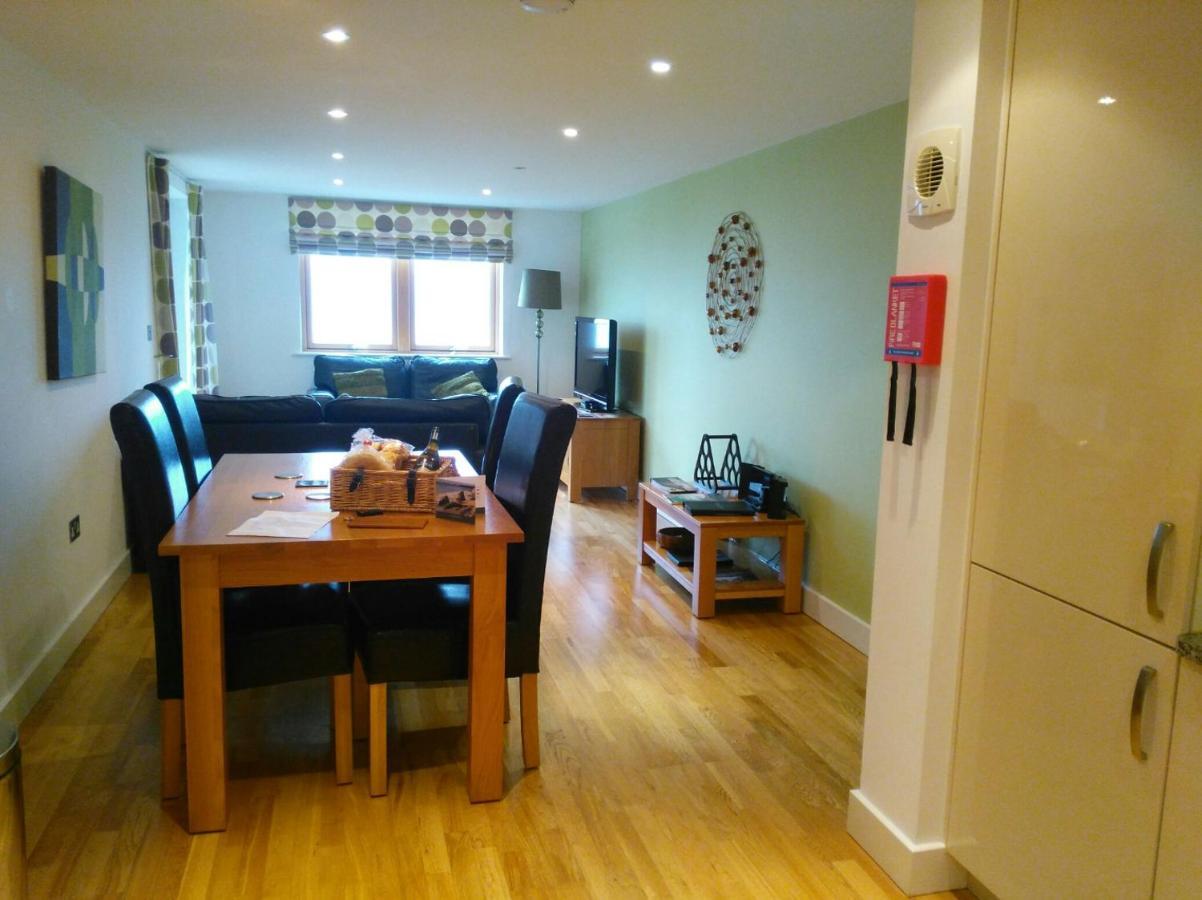 New Quay South Fistral Seaview 2-Bed Apartment מראה חיצוני תמונה
